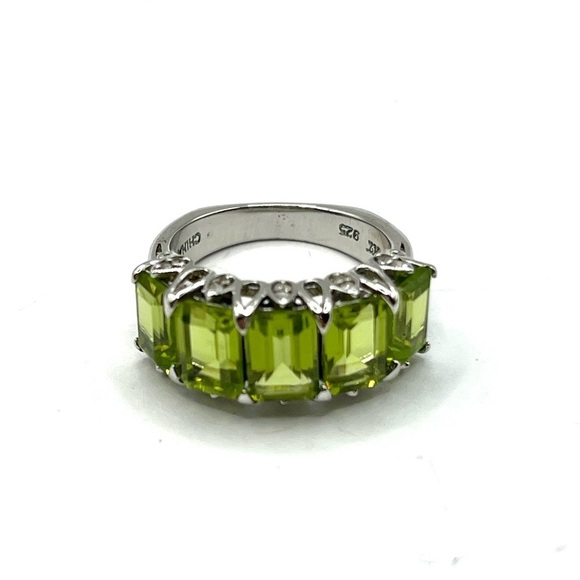 Ring Green Peridot Anniversary Band Signed HT 925 size 6 Cocktail Ring - Picture 1 of 11